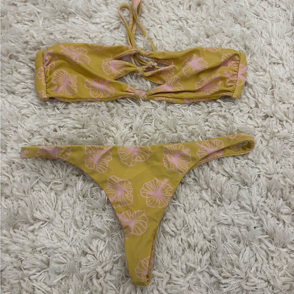 Benoa Swim Honey Hibiscus Set